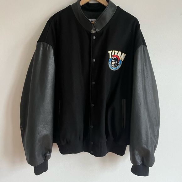 Vintage Avon Sportwear Jacket / Toronto Canada / Titan Construction Jacket - Picture 2 of 8